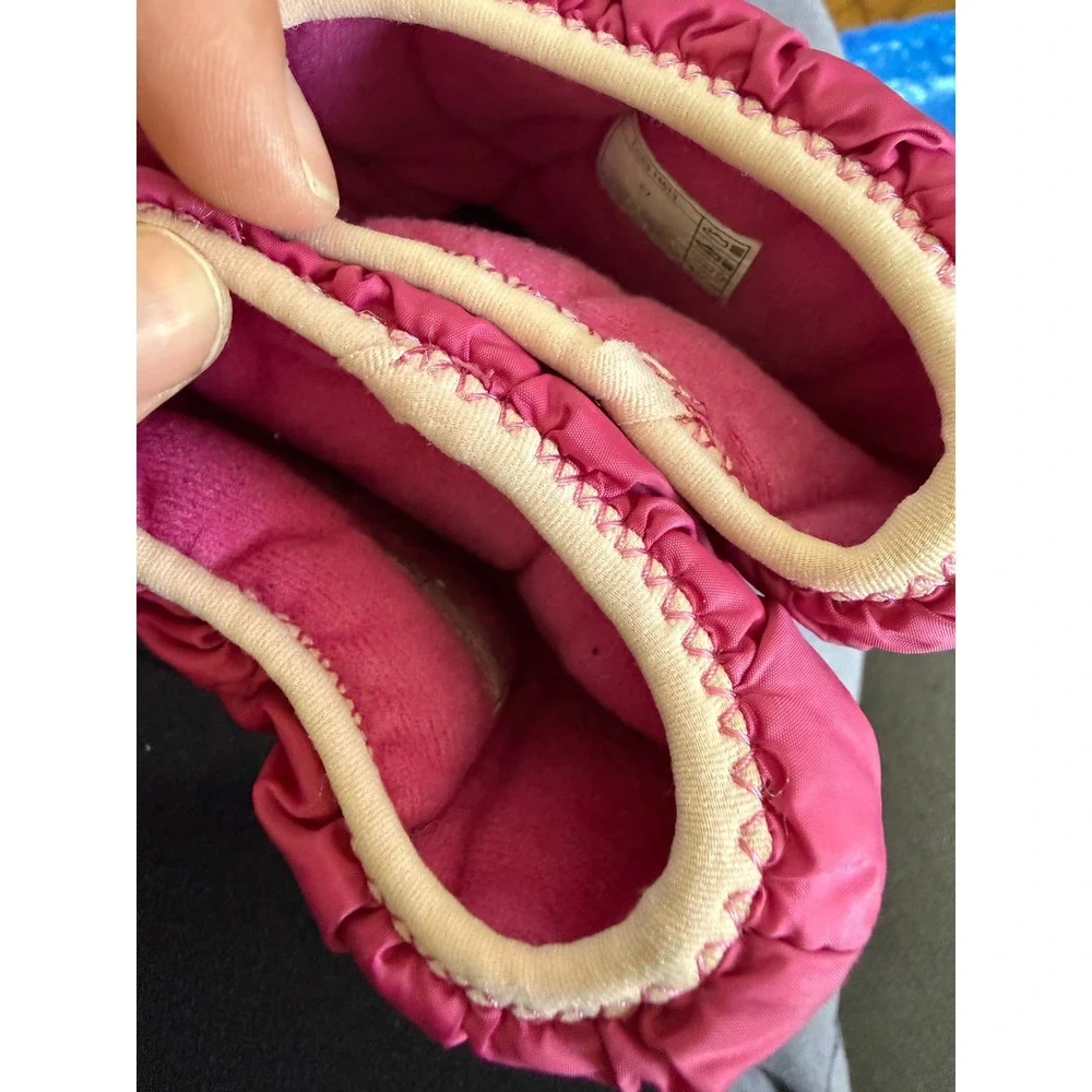Crocs winter puff boots in fushia pink youth